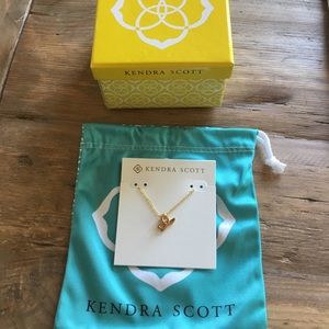 Kendra Scott necklace